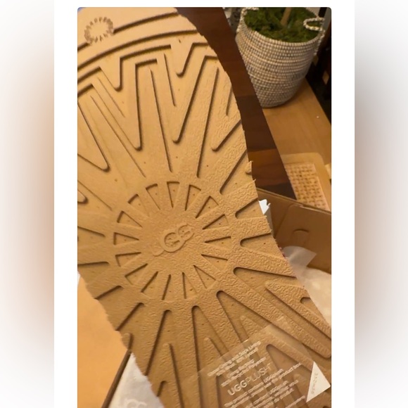 NIB Ugg Tazz platform slipper big kids size 5 women’s 7 EU 37 - Picture 8 of 9